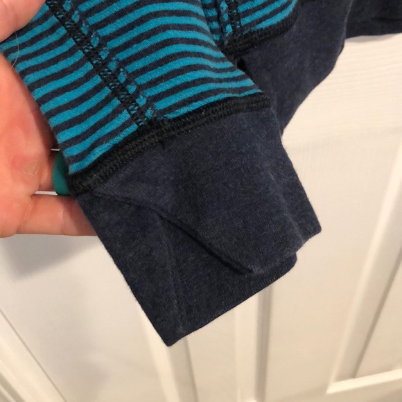 SOLD - Lululemon reversible long sleeve size 4 - Picture 2 of 4